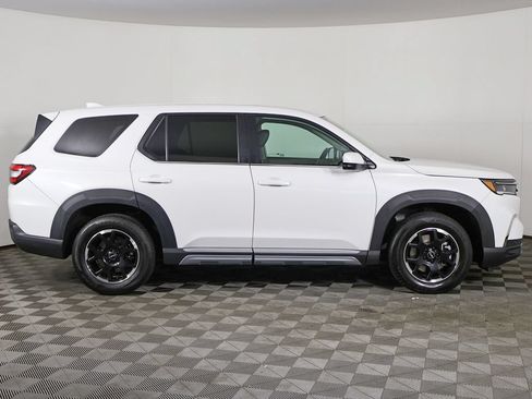 Used 2025 Honda Pilot EX-L image 18