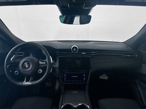 New 2025 Maserati Grecale GT image 23