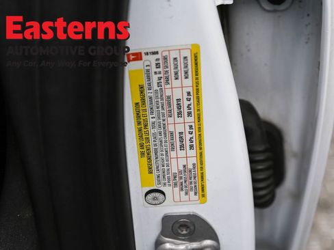 Used 2018 Tesla Model 3 Long Range image 32