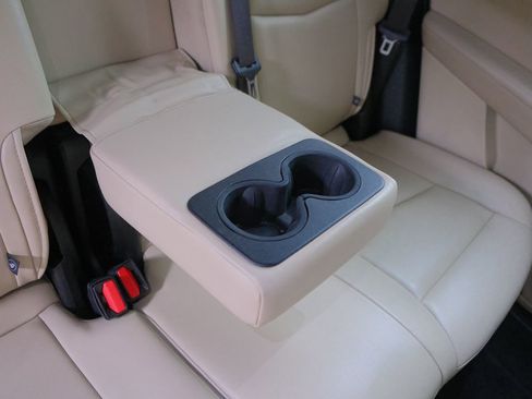 Used 2019 Cadillac XT5 FWD image 30