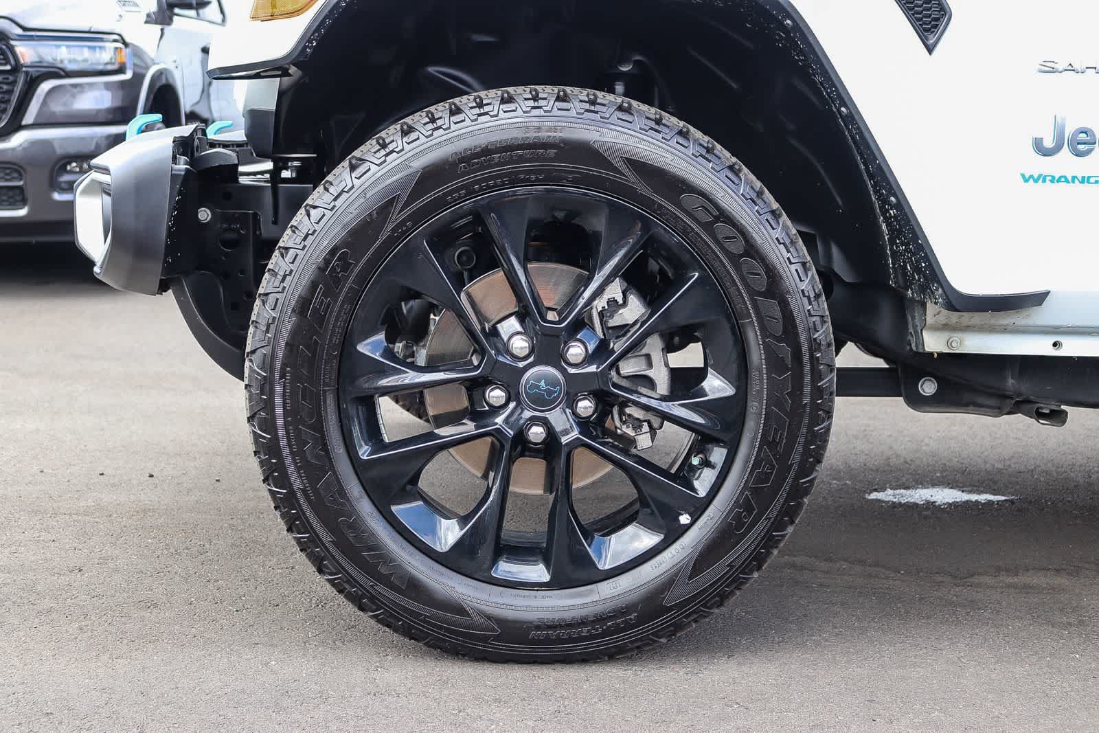 Used 2024 Jeep Wrangler Unlimited Sahara AWD/4WD image 10