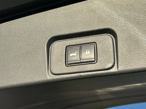 Certified 2025 Nissan Rogue SV image 13