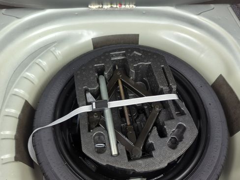 Certified 2024 Volkswagen Jetta SE image 29