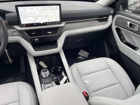 New 2026 Ford Explorer Platinum image 14