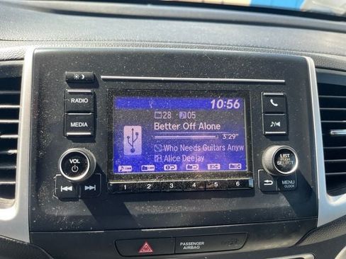 Used 2017 Honda Pilot LX image 15