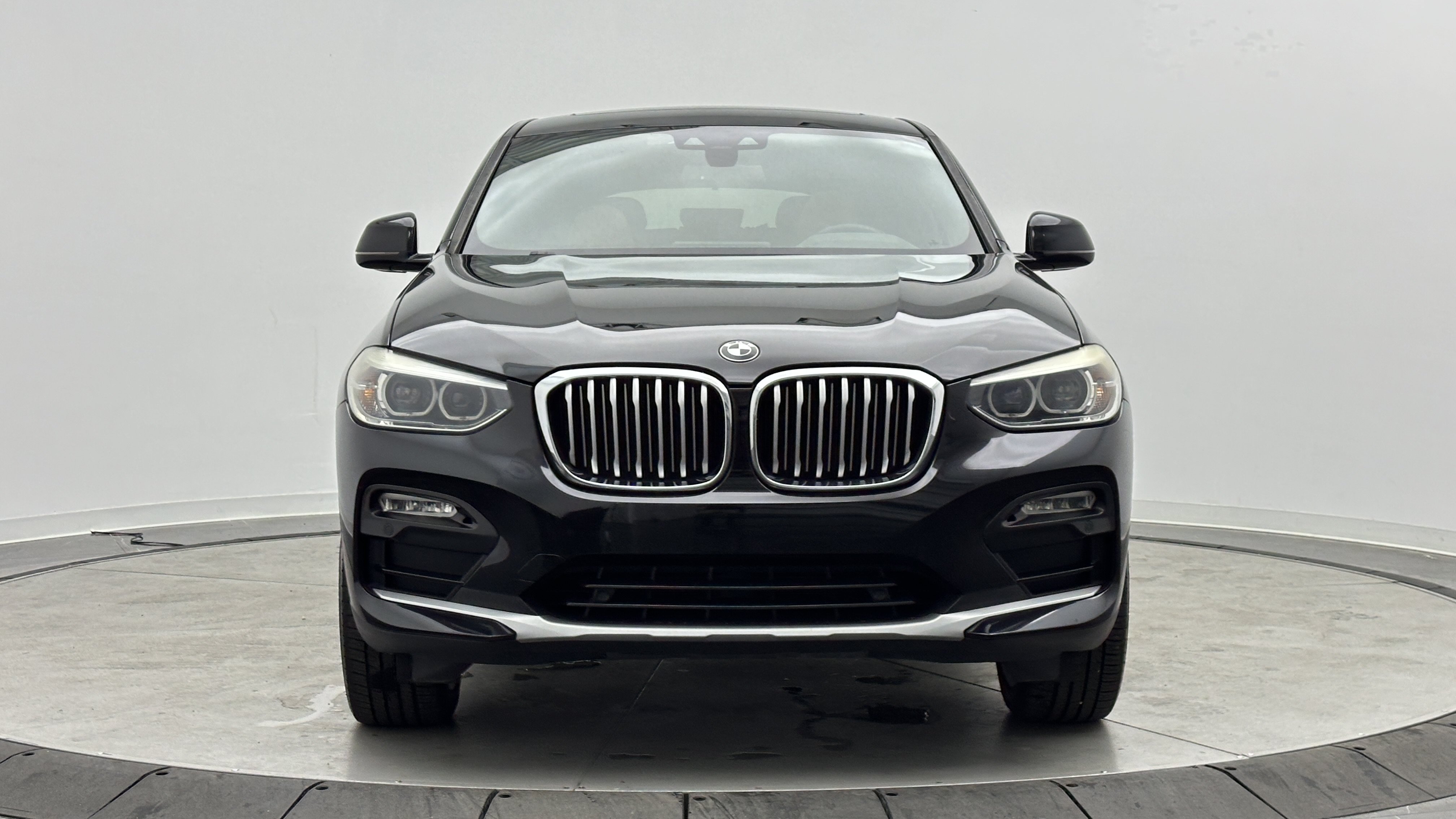Used 2019 BMW X4 xDrive30i w/ Premium Package AWD/4WD image 2