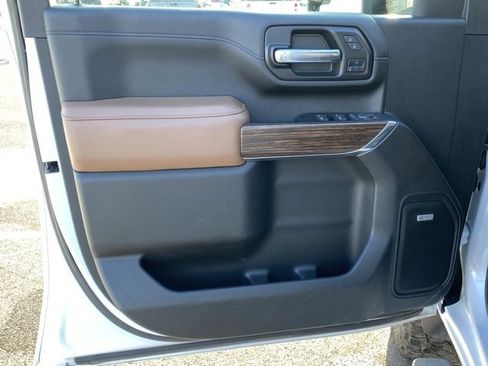Used 2022 Chevrolet Silverado 2500 High Country image 10