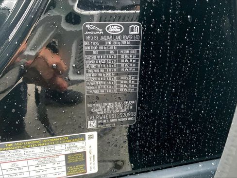 New 2026 Land Rover Discovery Limited Edition image 18