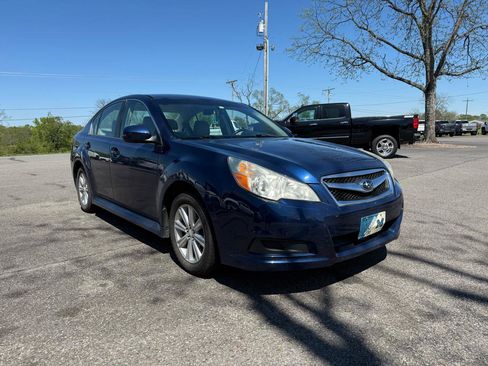Used 2010 Subaru Legacy 2.5i Premium image 6