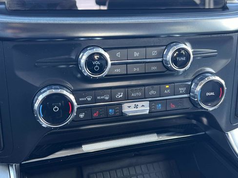 Used 2022 Ford F150 Limited image 17