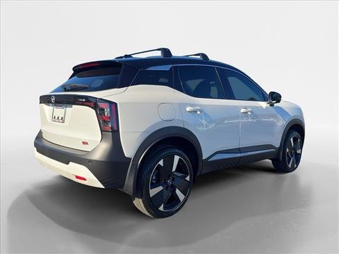 New 2026 Nissan Kicks SR w/ Cold Weather Package FWD image 5