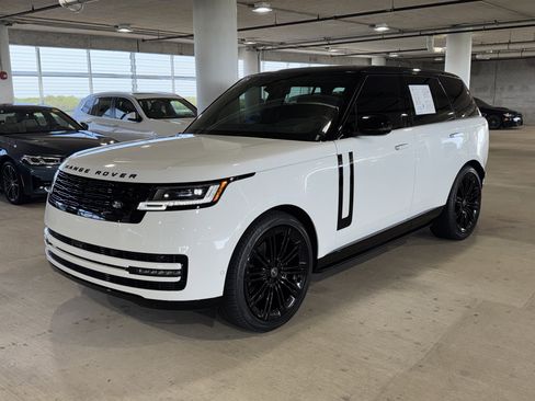 Used 2024 Land Rover Range Rover SE AWD/4WD image 6