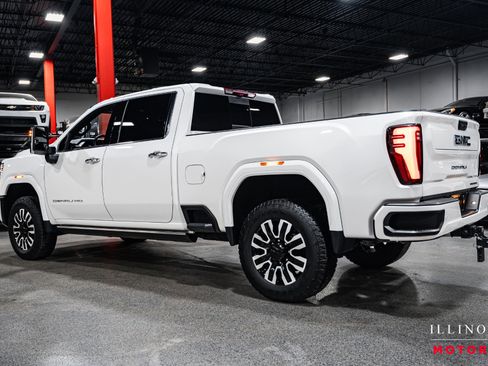 Used 2025 GMC Sierra 3500 Denali Ultimate image 3