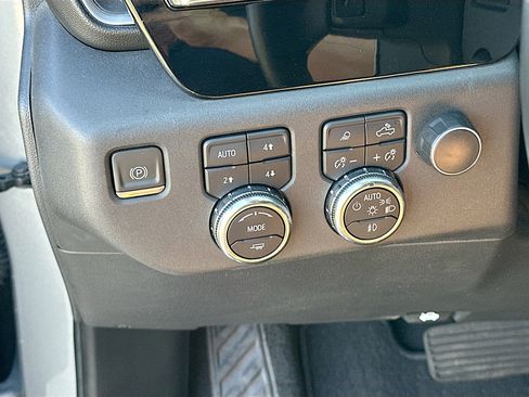 Used 2024 GMC Sierra 1500 SLT w/ SLT Premium Package image 10