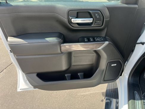 Used 2020 Chevrolet Silverado 1500 LTZ AWD/4WD image 10