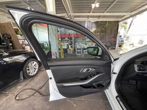 Used 2020 BMW 330i Sedan RWD image 11