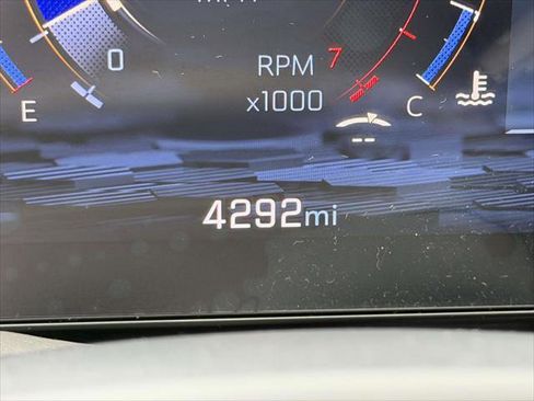 Used 2025 Chevrolet Suburban LS image 29