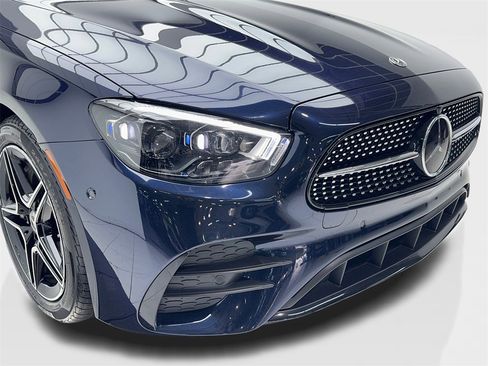 Used 2023 Mercedes-Benz E 350 Sedan image 3