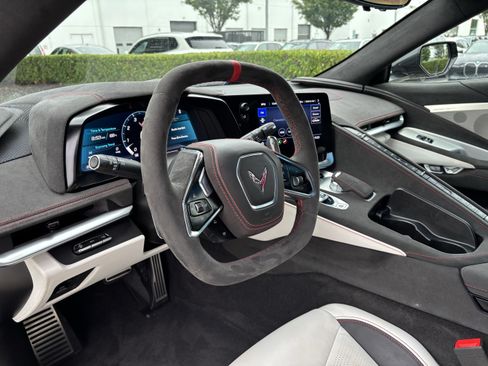 Used 2023 Chevrolet Corvette Stingray Premium Cpe RWD image 17