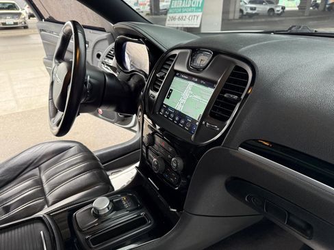 Used 2018 Chrysler 300 S w/ 300S Premium Group RWD image 23