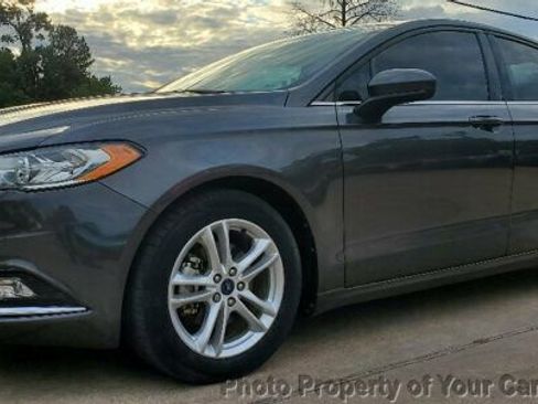 Used 2018 Ford Fusion SE w/ Fusion SE Technology Package image 1