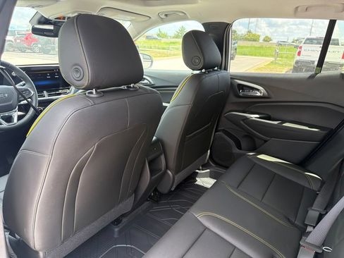 New 2026 Chevrolet Trax ACTIV w/ Sunroof Package FWD image 13