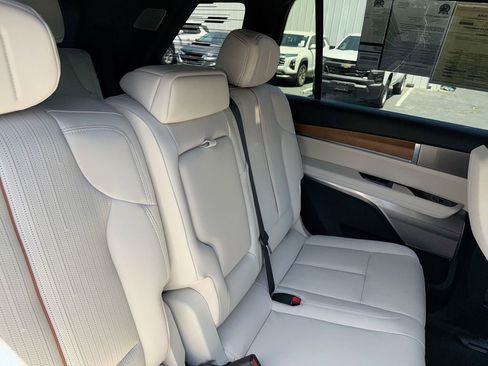 Used 2026 Cadillac Vistiq Luxury w/ LPO, Premium Carpet Package AWD/4WD image 29