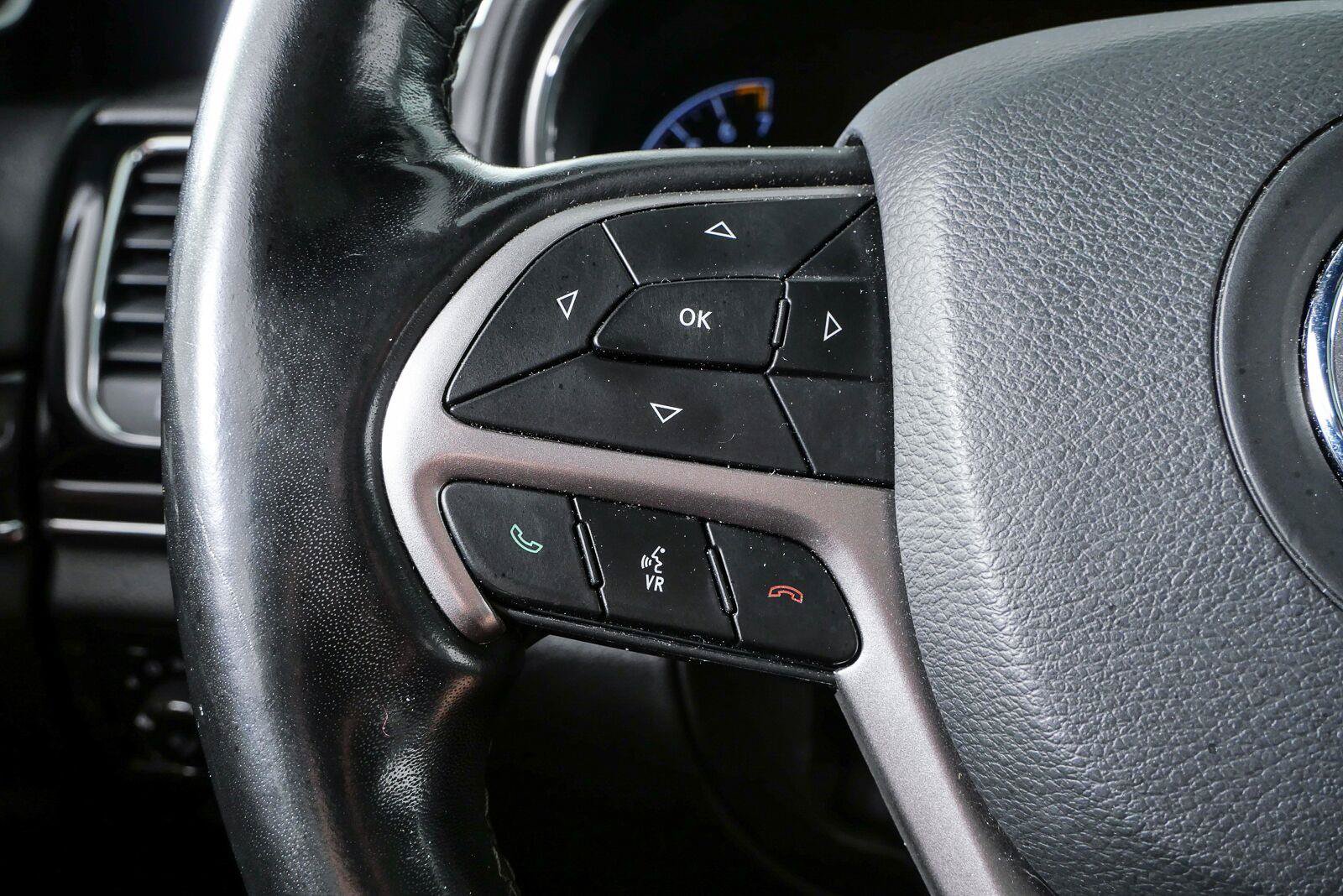 Used 2020 Jeep Grand Cherokee Overland RWD image 14