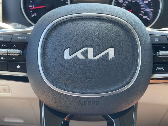 Certified 2024 Kia Carnival LX FWD image 31