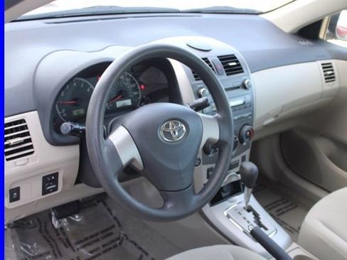 Used 2011 Toyota Corolla LE FWD image 13