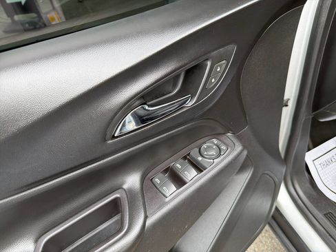 Used 2019 Chevrolet Equinox LT image 34