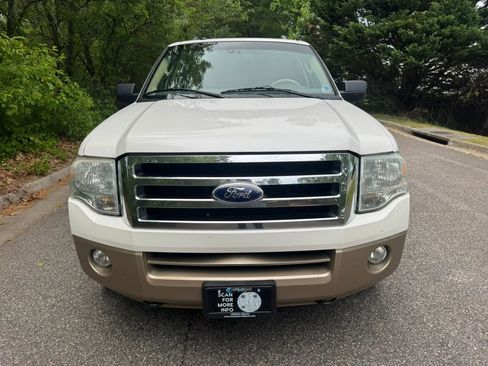 Used 2014 Ford Expedition XLT w/ Equipment Group 202A AWD/4WD image 9