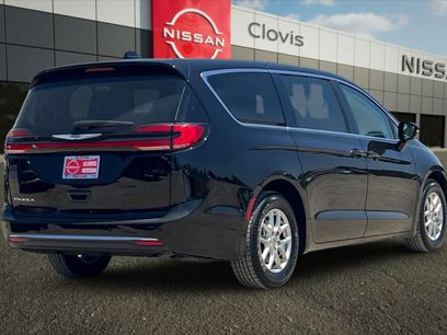 Used 2024 Chrysler Pacifica Touring-L