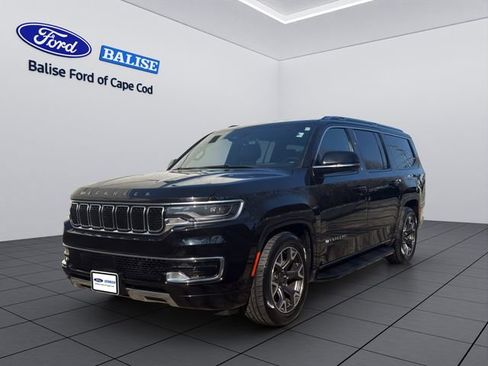 Used 2023 Jeep Wagoneer L Series III w/ Preferred Equipment Group image 2