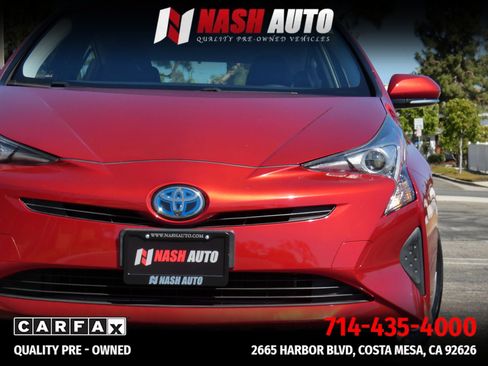 Used 2017 Toyota Prius Three w/ Carpet Mat Package FWD image 17