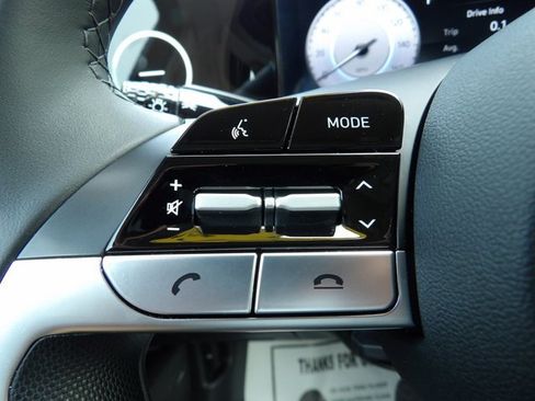 Certified 2023 Hyundai Elantra Limited FWD image 18