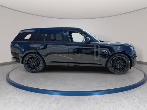 New 2026 Land Rover Range Rover Long Wheelbase SE AWD/4WD image 4