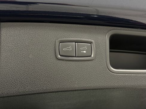 Certified 2022 Porsche Macan image 59