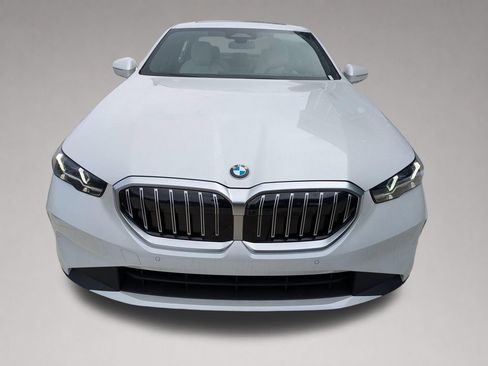 New 2026 BMW 530i xDrive w/ Premium Package AWD/4WD image 9