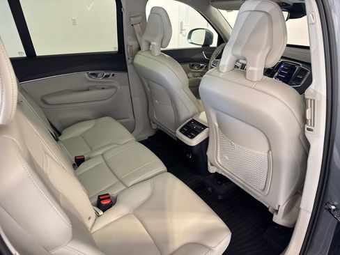 Used 2020 Volvo XC90 T5 Momentum w/ Protection Package AWD/4WD image 24