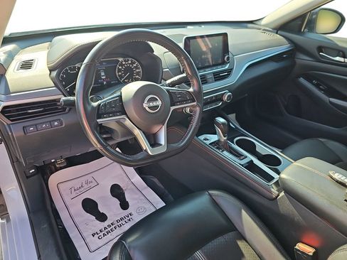 Used 2024 Nissan Altima 2.5 SR FWD image 16