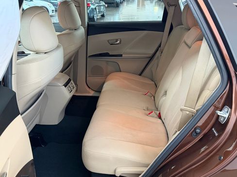 Used 2011 Toyota Venza image 14