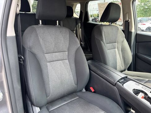 Used 2024 Nissan Rogue SV FWD image 35