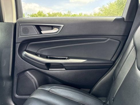 Used 2019 Ford Edge Titanium w/ Equipment Group 301A FWD image 15