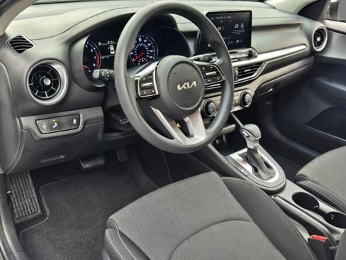 Used 2023 Kia Forte LXS w/ LXS Technology Package image 31