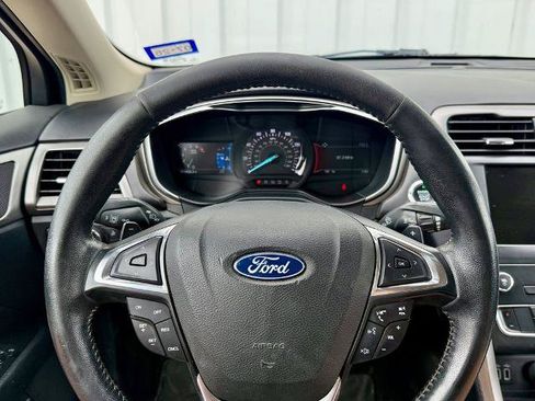 Certified 2019 Ford Fusion SE w/ Equipment Group 151A FWD image 17