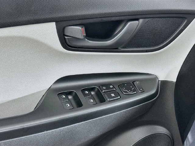Used 2023 Hyundai Kona SEL FWD image 10