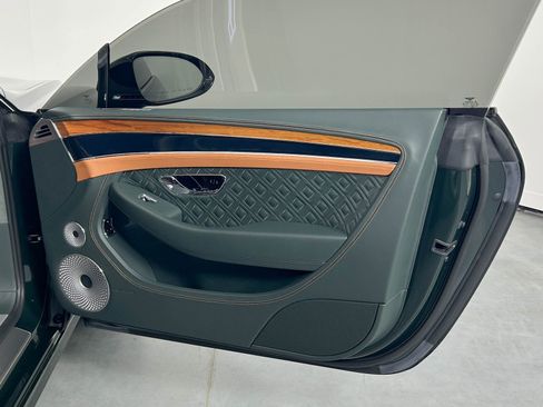 Used 2024 Bentley Continental GT Azure image 34