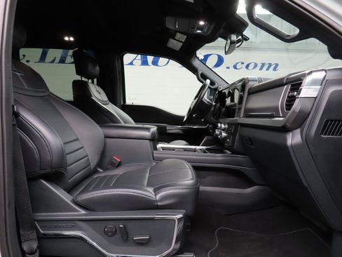 Used 2025 Ford F250 Platinum w/ FX4 Off-Road Package image 36