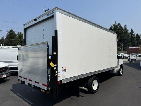 Used 2024 Ford E-450 and Econoline 450 Super Duty w/ Power Windows & Locks Group RWD image 9